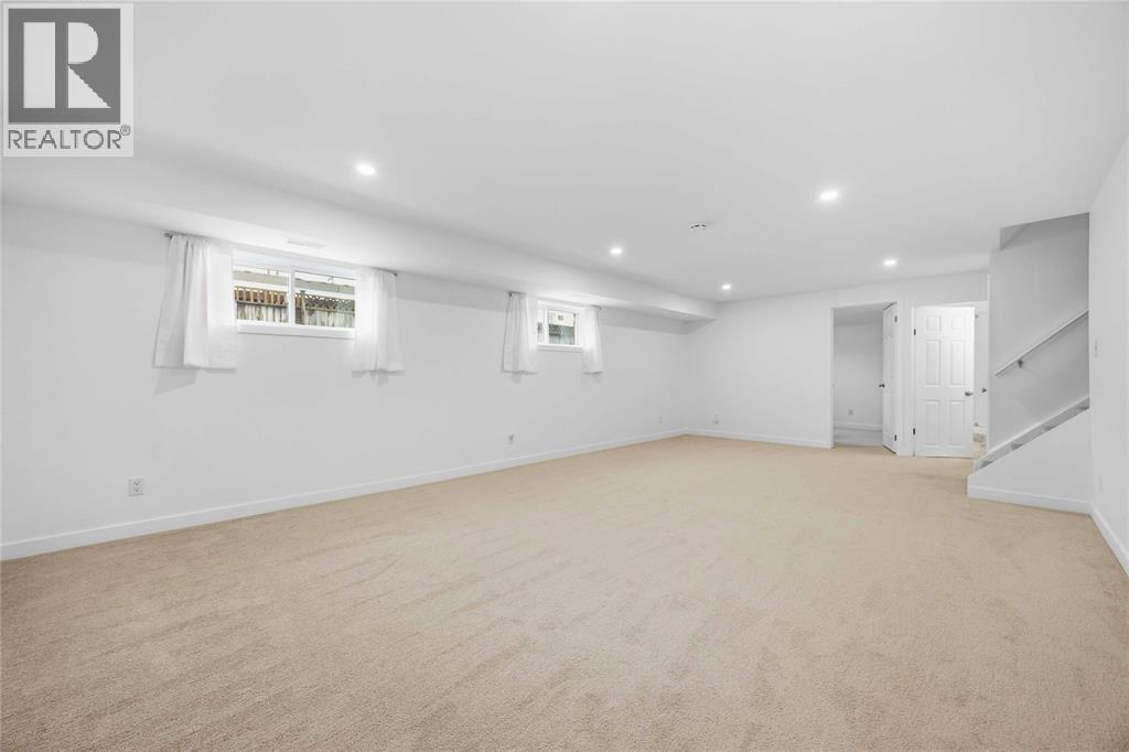 929 Assiniboine Crescent, Sarnia, ON - Indoor Photo Showing Other Room