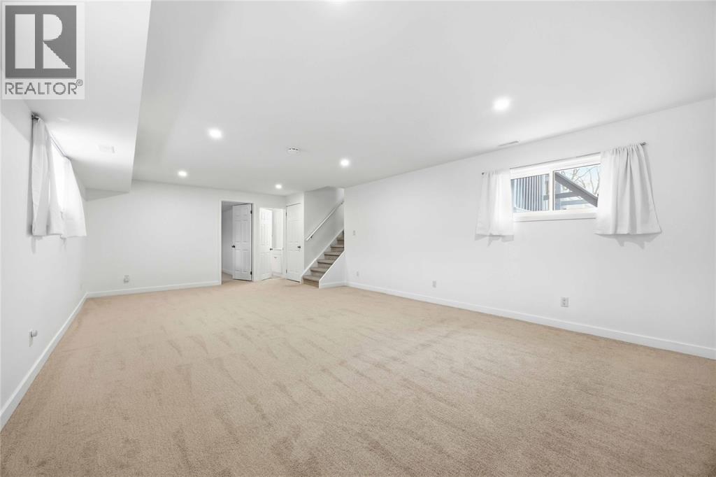 929 Assiniboine Crescent, Sarnia, ON - Indoor