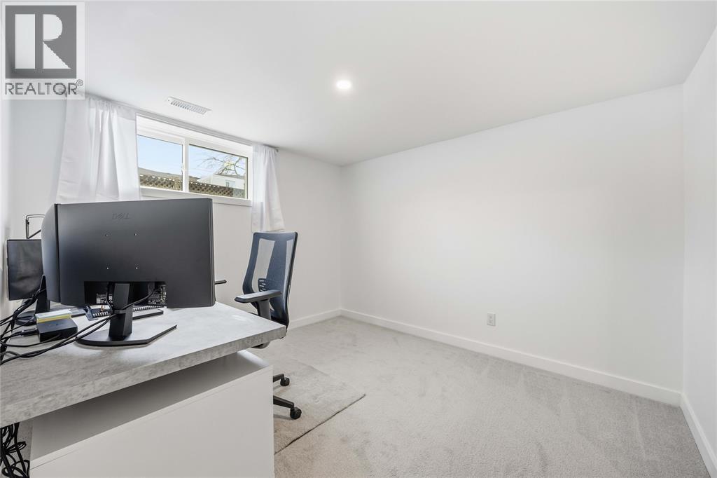929 Assiniboine Crescent, Sarnia, ON - Indoor Photo Showing Office