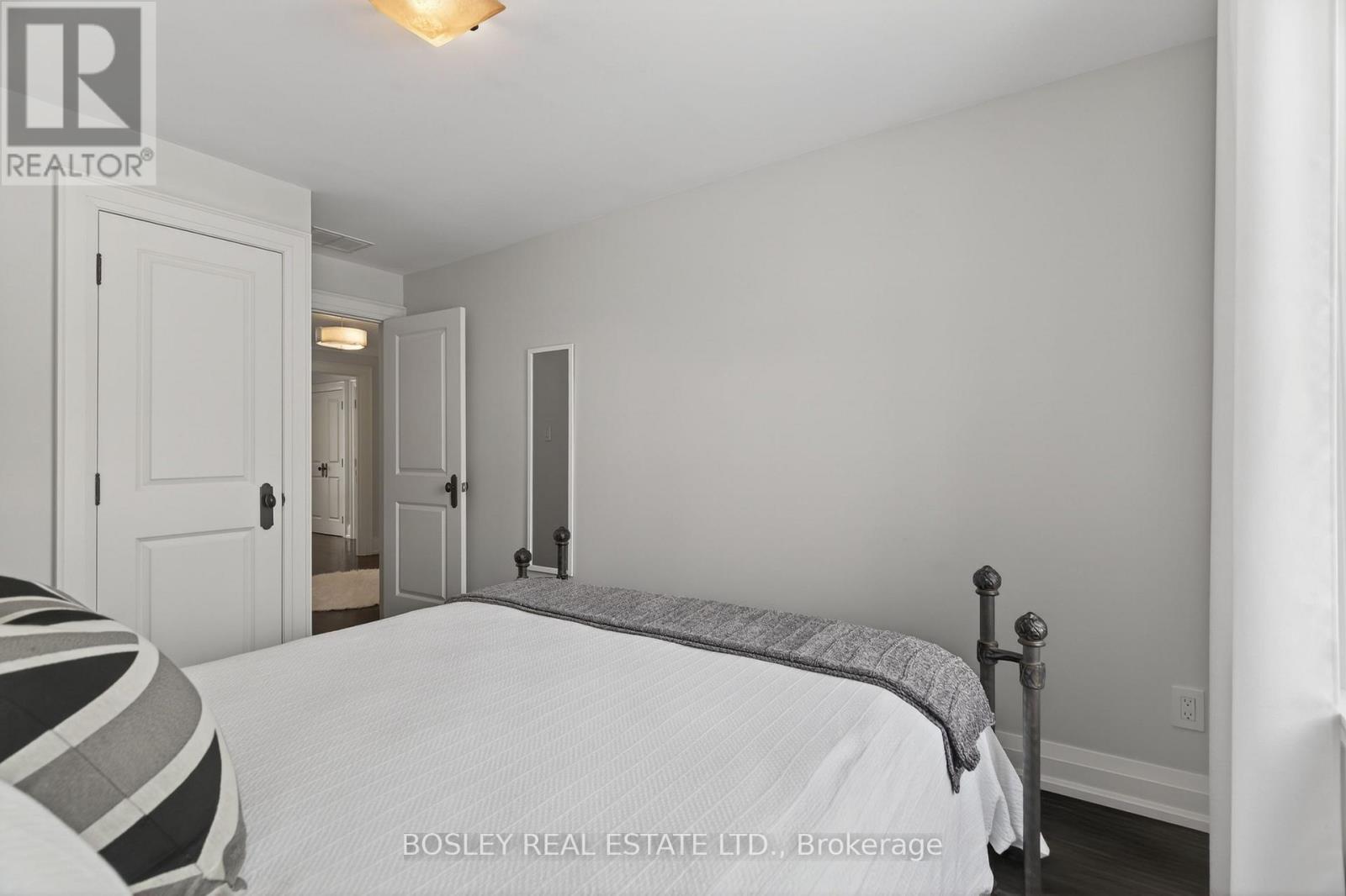 69 Manor Road E, Toronto, ON - Indoor Photo Showing Bedroom
