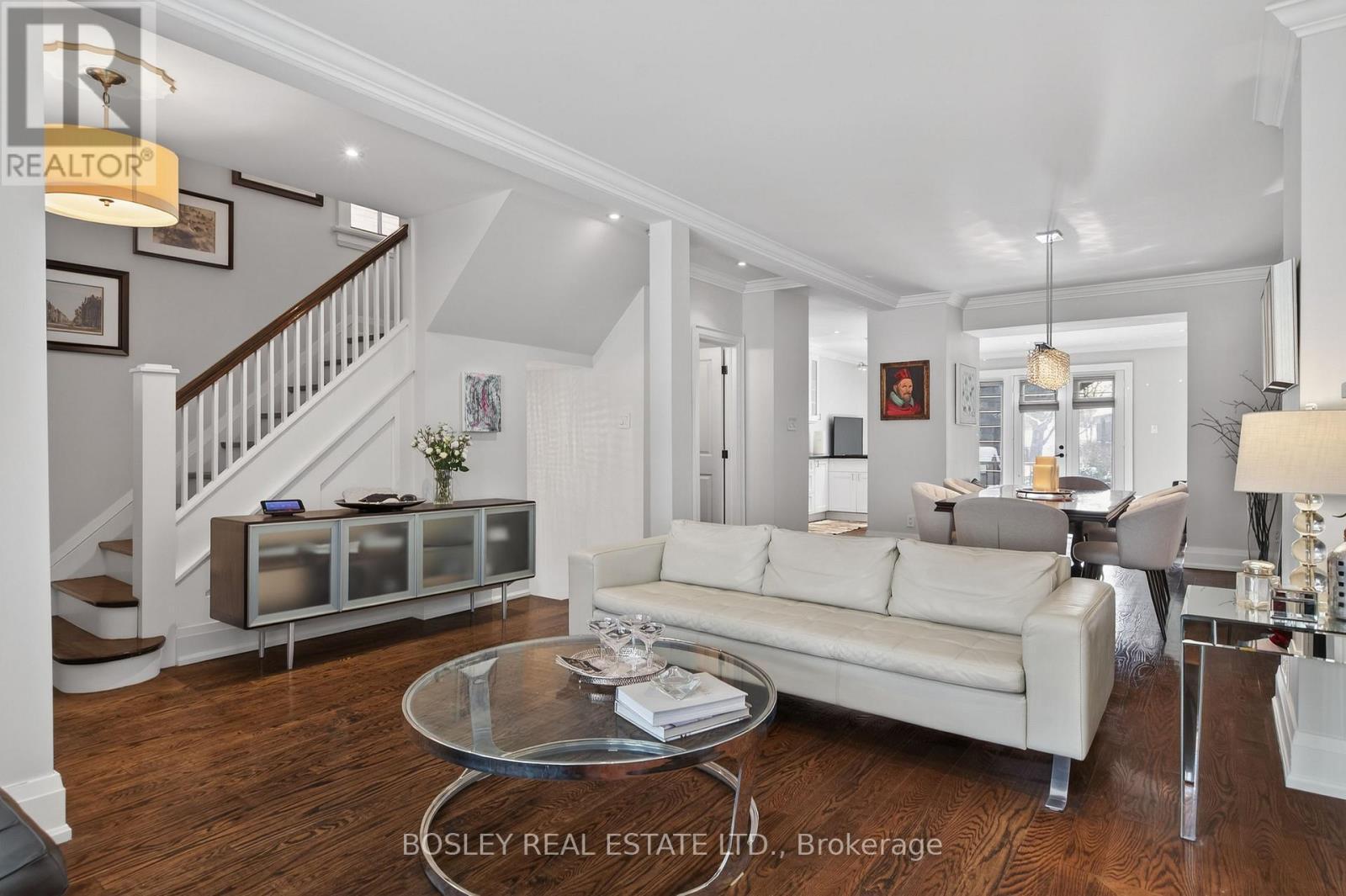 69 Manor Road E, Toronto, ON - Indoor Photo Showing Living Room