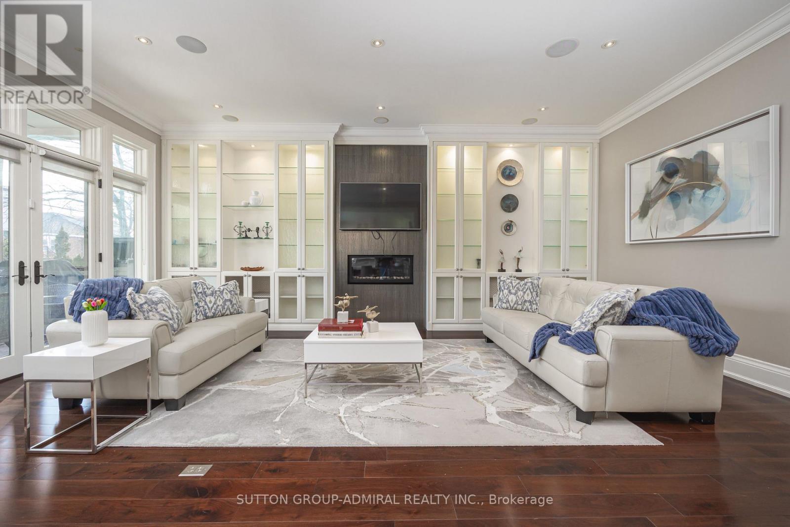 669 Bedford Park Avenue, Toronto, ON - Indoor Photo Showing Living Room With Fireplace
