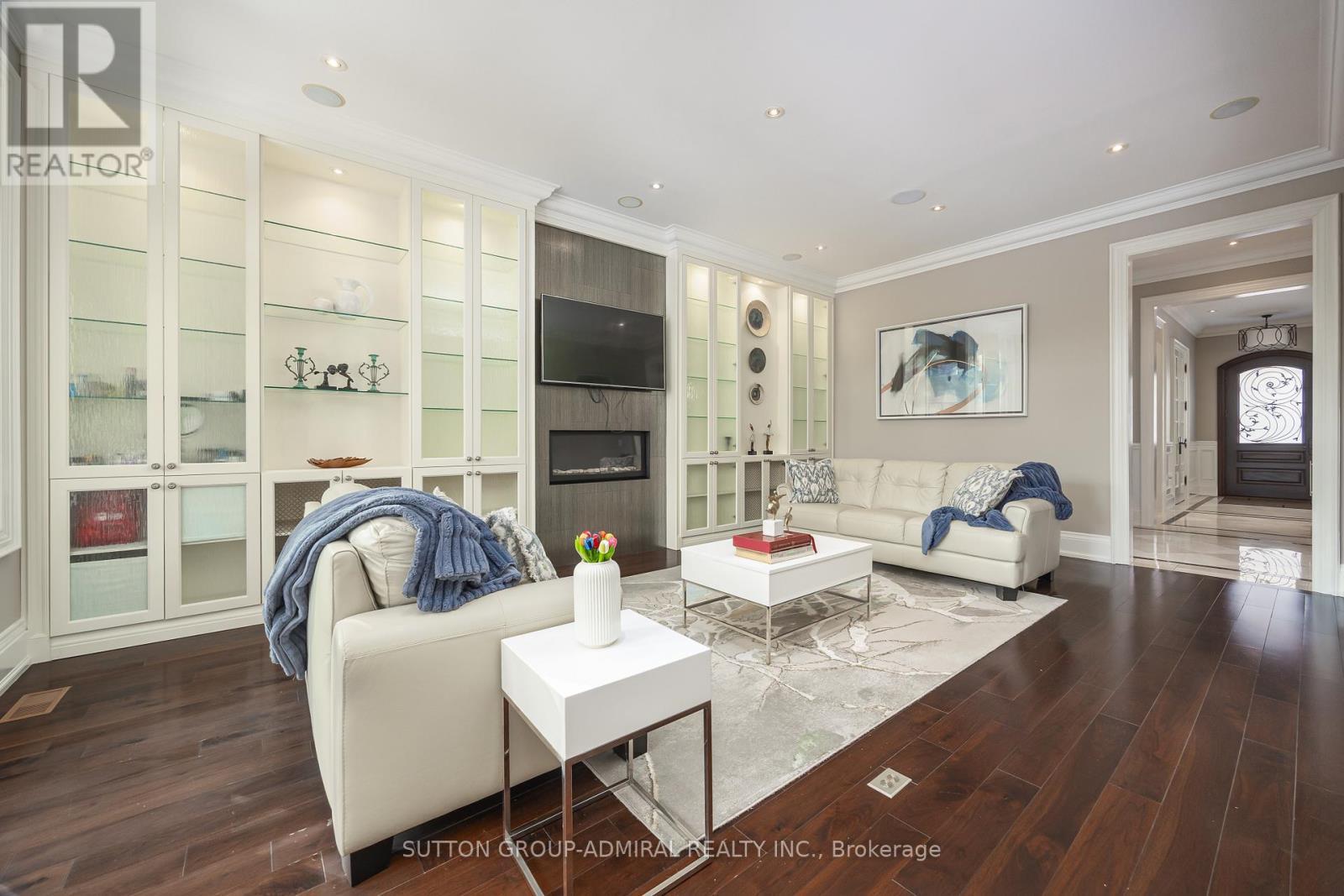 669 Bedford Park Avenue, Toronto, ON - Indoor Photo Showing Living Room