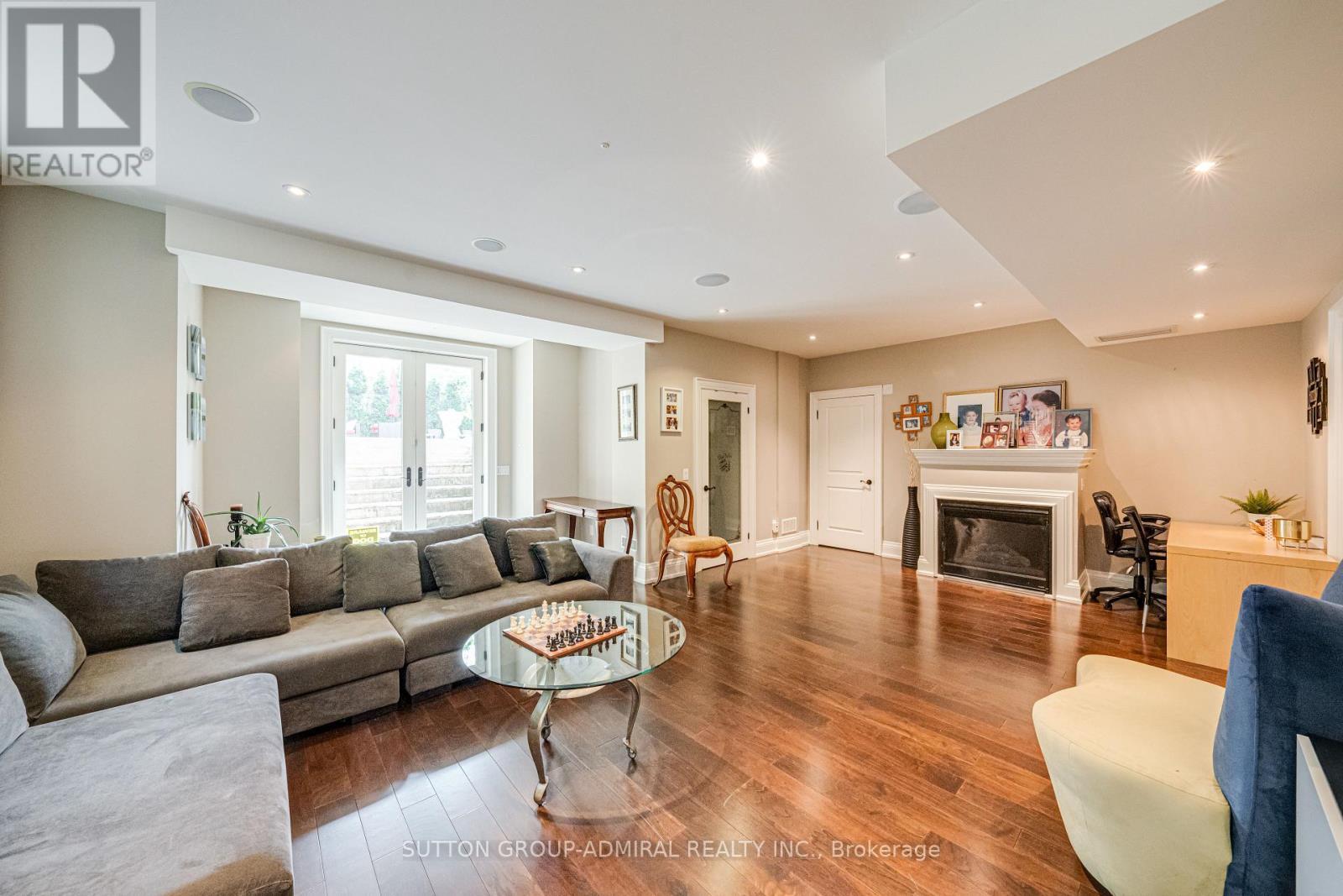 669 Bedford Park Avenue, Toronto, ON - Indoor Photo Showing Living Room With Fireplace