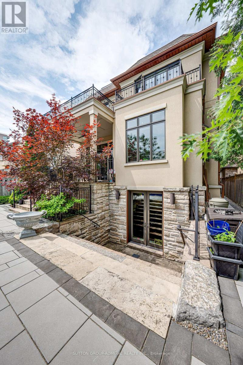 669 Bedford Park Avenue, Toronto, ON - Outdoor