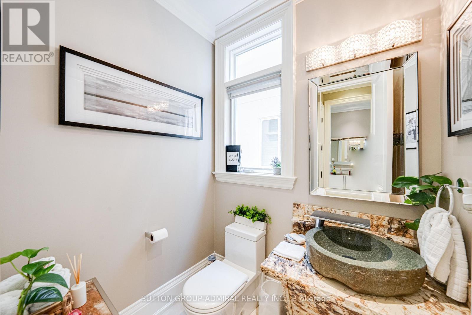 669 Bedford Park Avenue, Toronto, ON - Indoor Photo Showing Bathroom