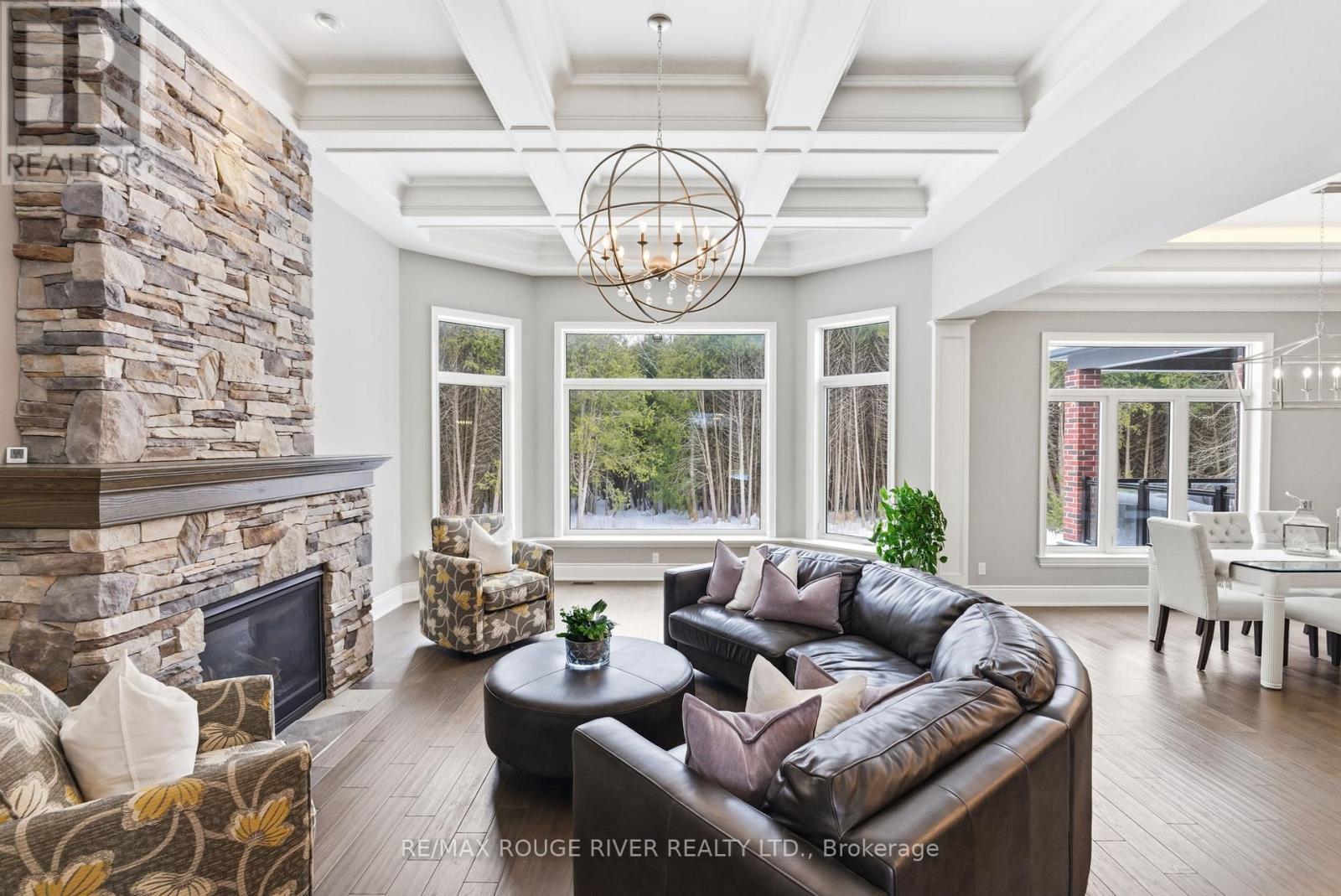 4199 Hwy 2 Highway, Clarington, ON - Indoor Photo Showing Living Room With Fireplace