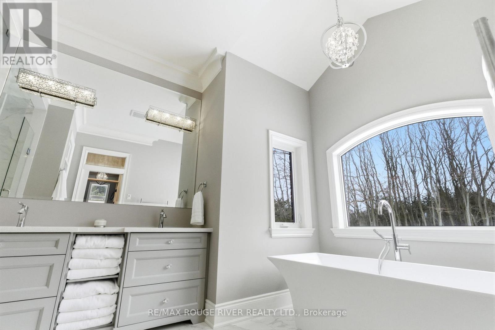 4199 Hwy 2 Highway, Clarington, ON - Indoor Photo Showing Bathroom