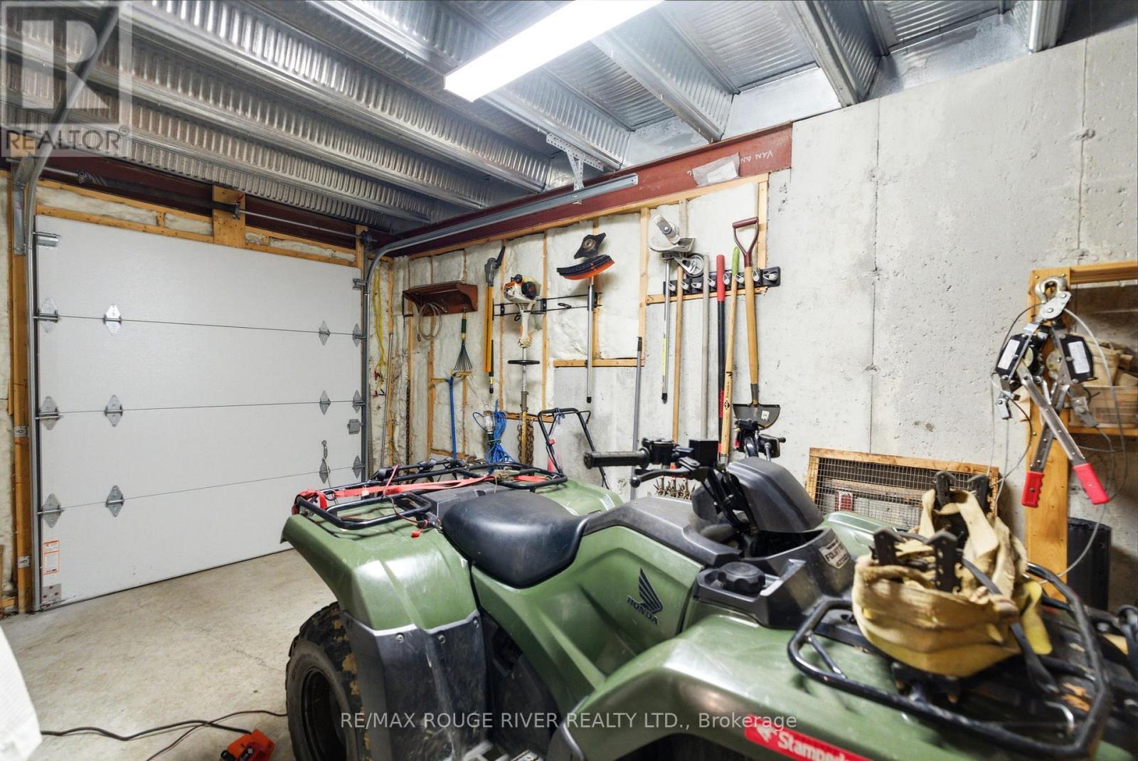 4199 Hwy 2 Highway, Clarington, ON - Indoor Photo Showing Garage