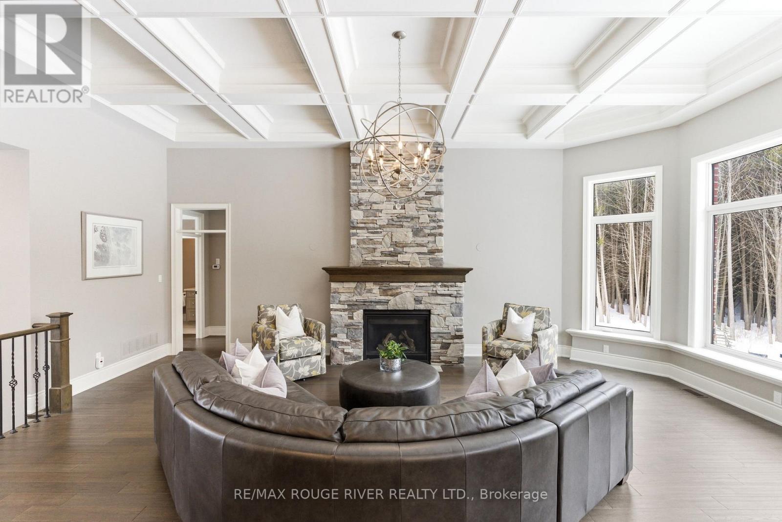 4199 Hwy 2 Highway, Clarington, ON - Indoor Photo Showing Living Room With Fireplace