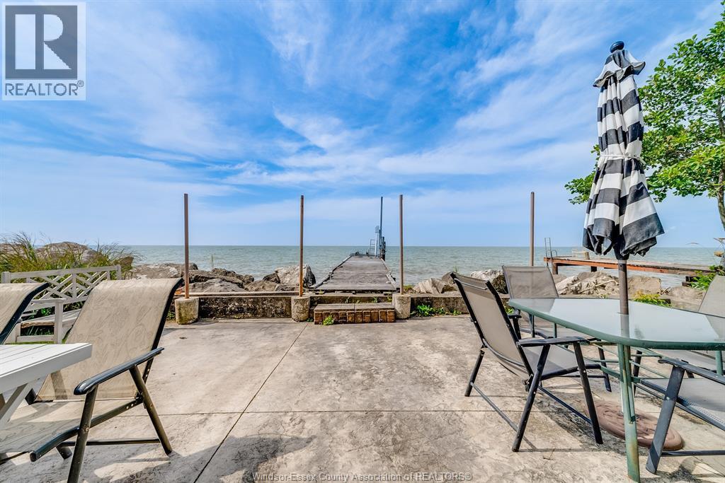 499 Lakeside Drive, Harrow, ON - Outdoor With Body Of Water With View