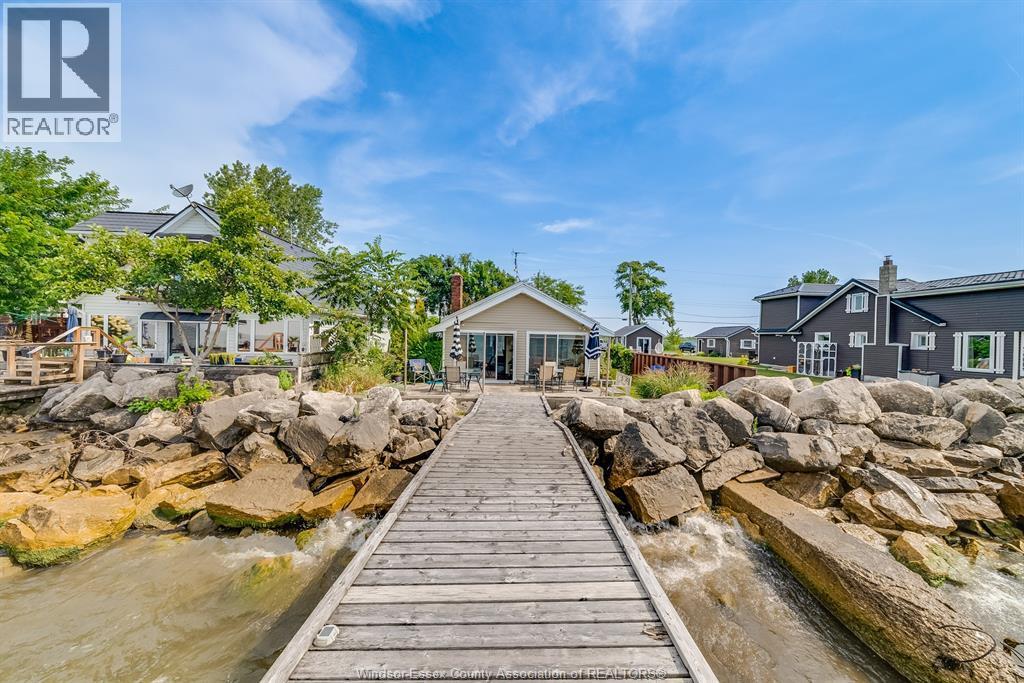 499 Lakeside Drive, Harrow, ON - Outdoor
