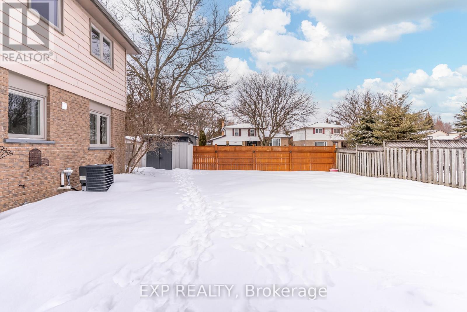 104 Stuart Street, Whitchurch-Stouffville, ON - Outdoor
