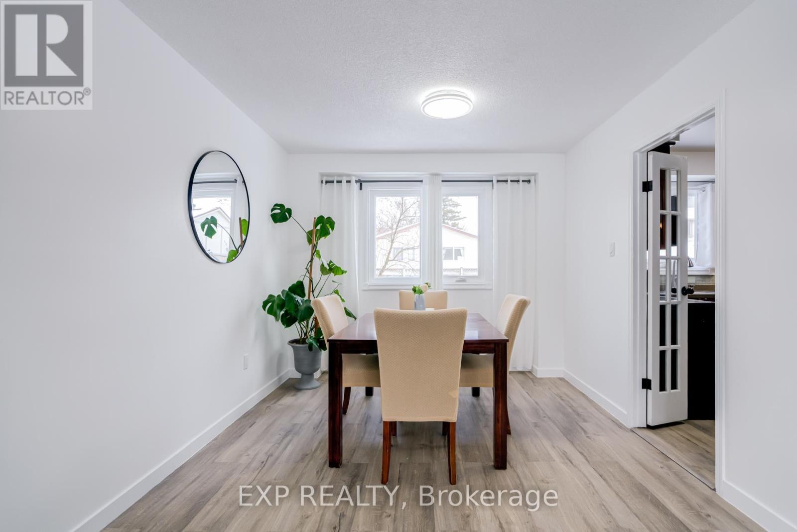 104 Stuart Street, Whitchurch-Stouffville, ON - Indoor Photo Showing Dining Room