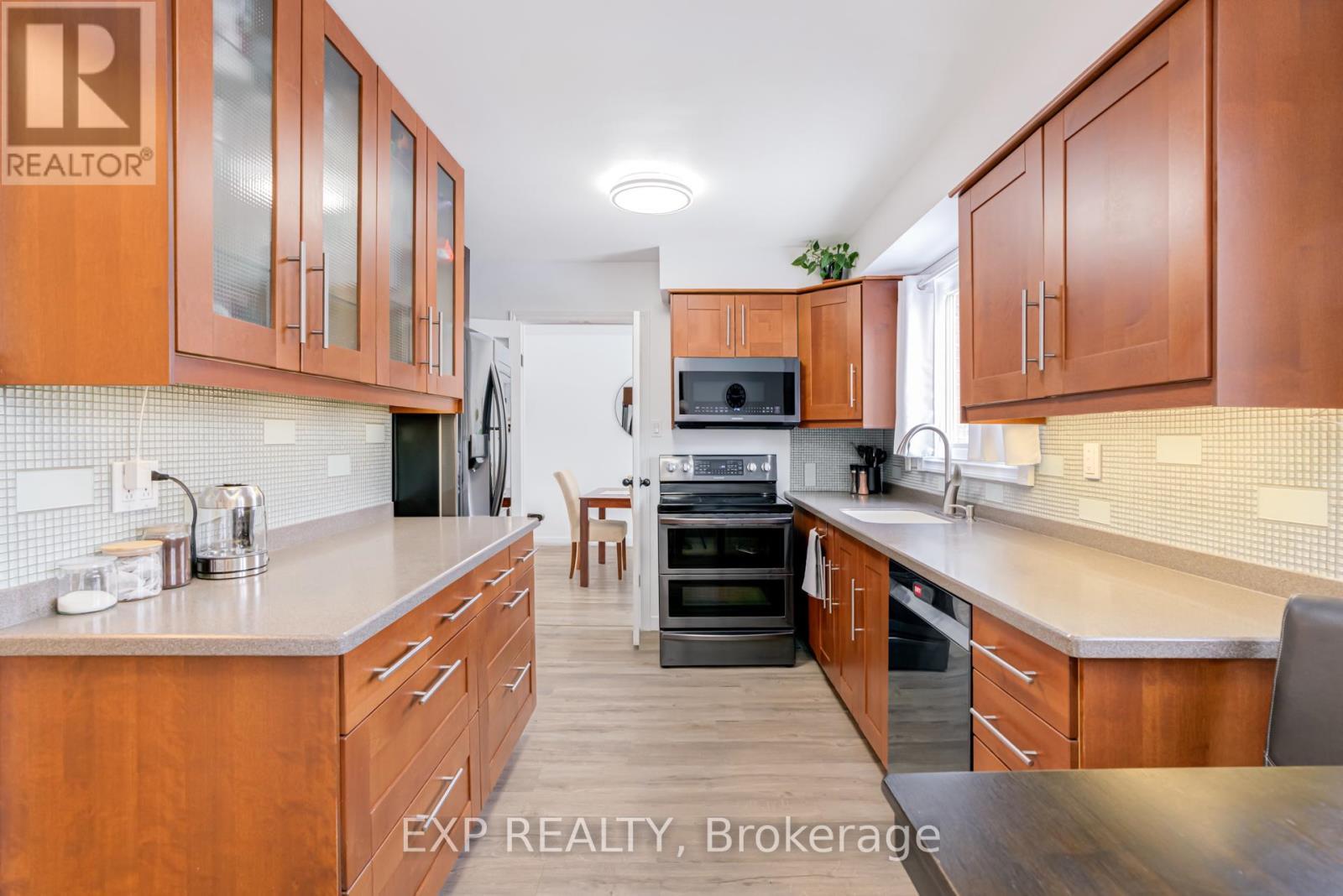 104 Stuart Street, Whitchurch-Stouffville, ON - Indoor Photo Showing Kitchen