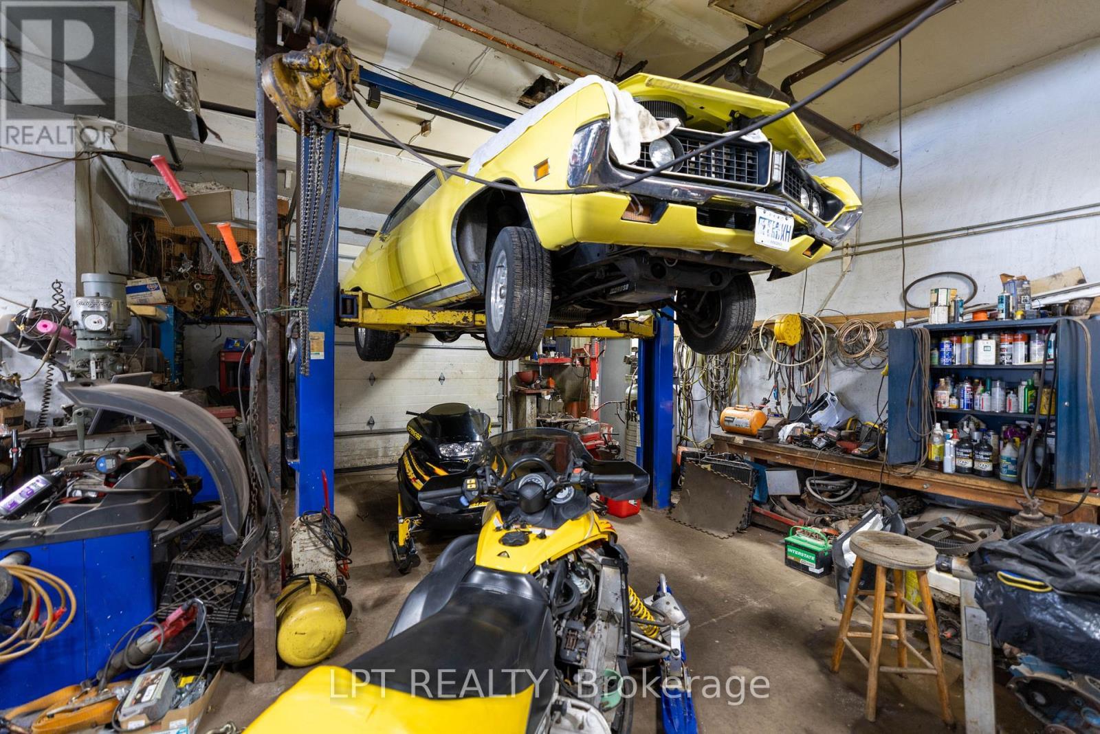 22985 Lakeridge Road, Brock, ON