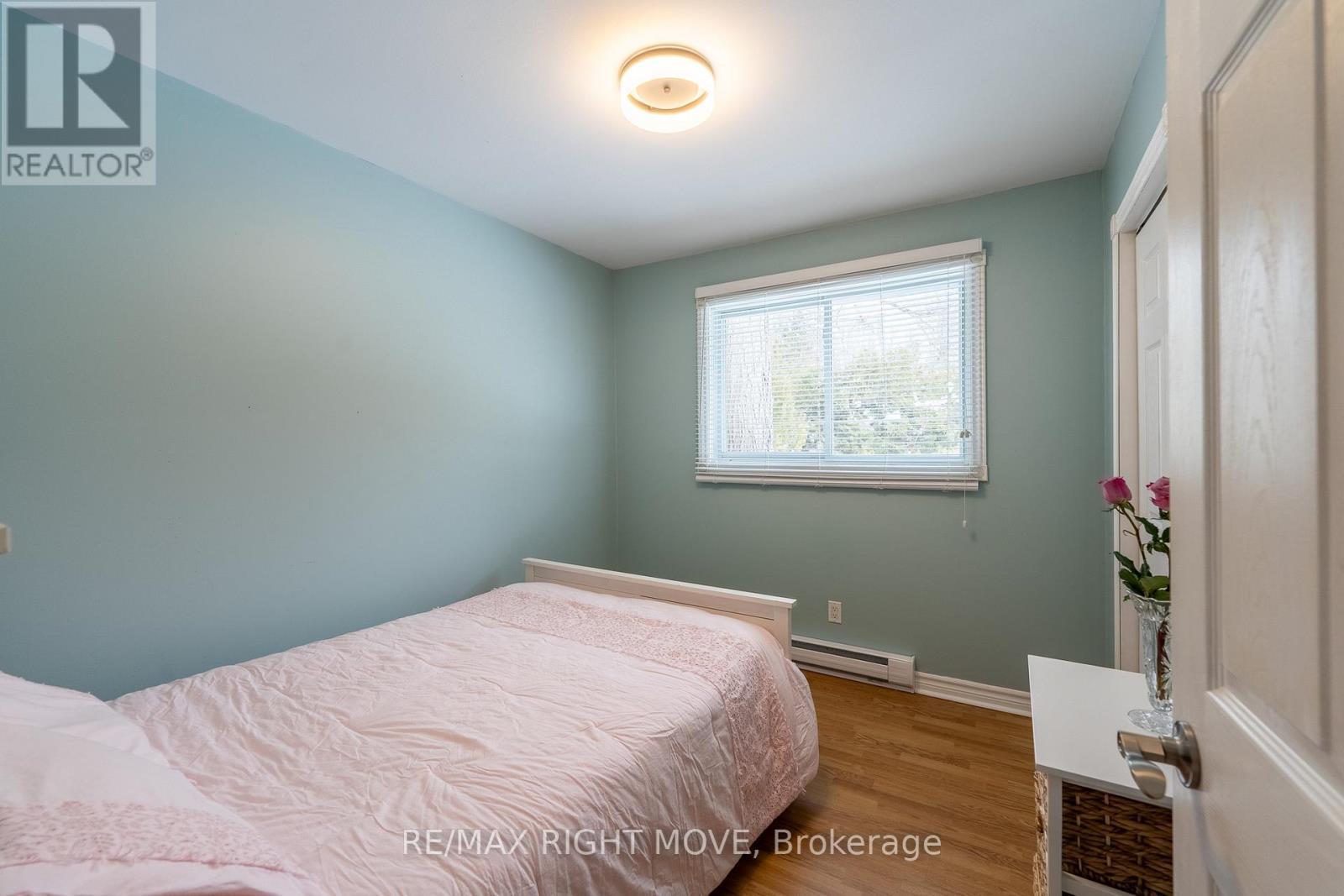 2nd bedroom on main level - 3304 Goldstein Road, Severn, ON - Indoor Photo Showing Bedroom