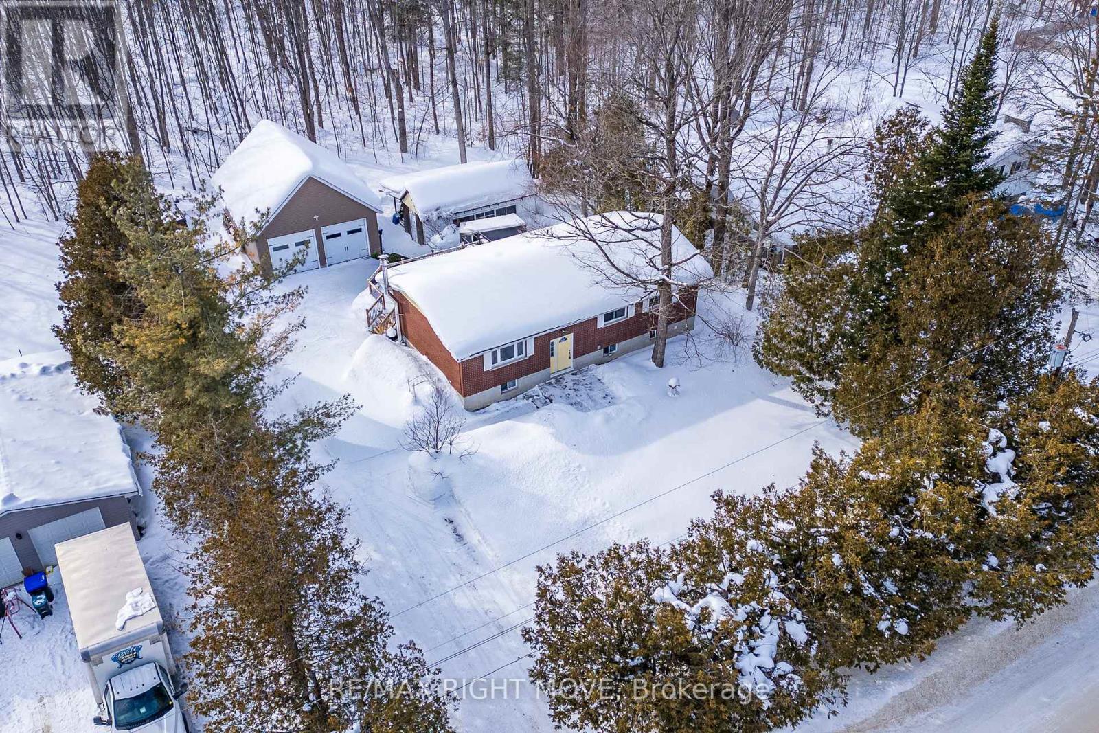 Don't miss out on 3304 goldstein calling it home! - 3304 Goldstein Road, Severn, ON - Outdoor