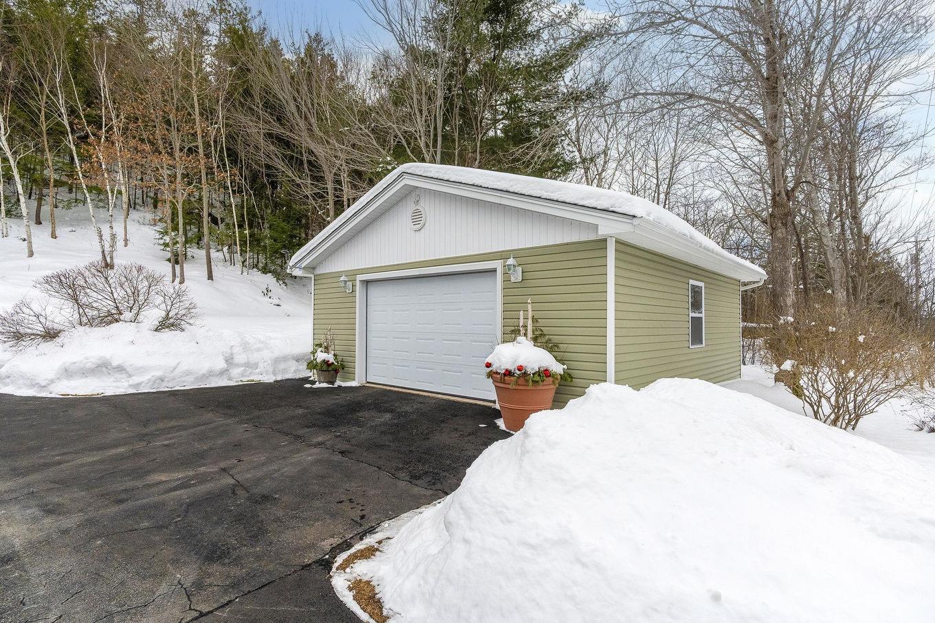 5442 Highway 2, Grand Lake, NS