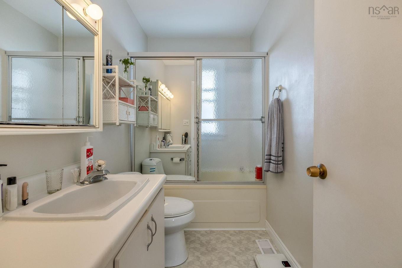 5442 Highway 2, Grand Lake, NS