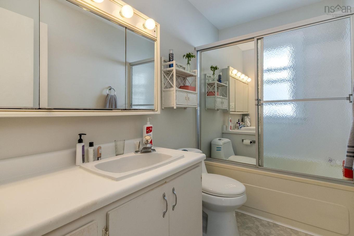 5442 Highway 2, Grand Lake, NS