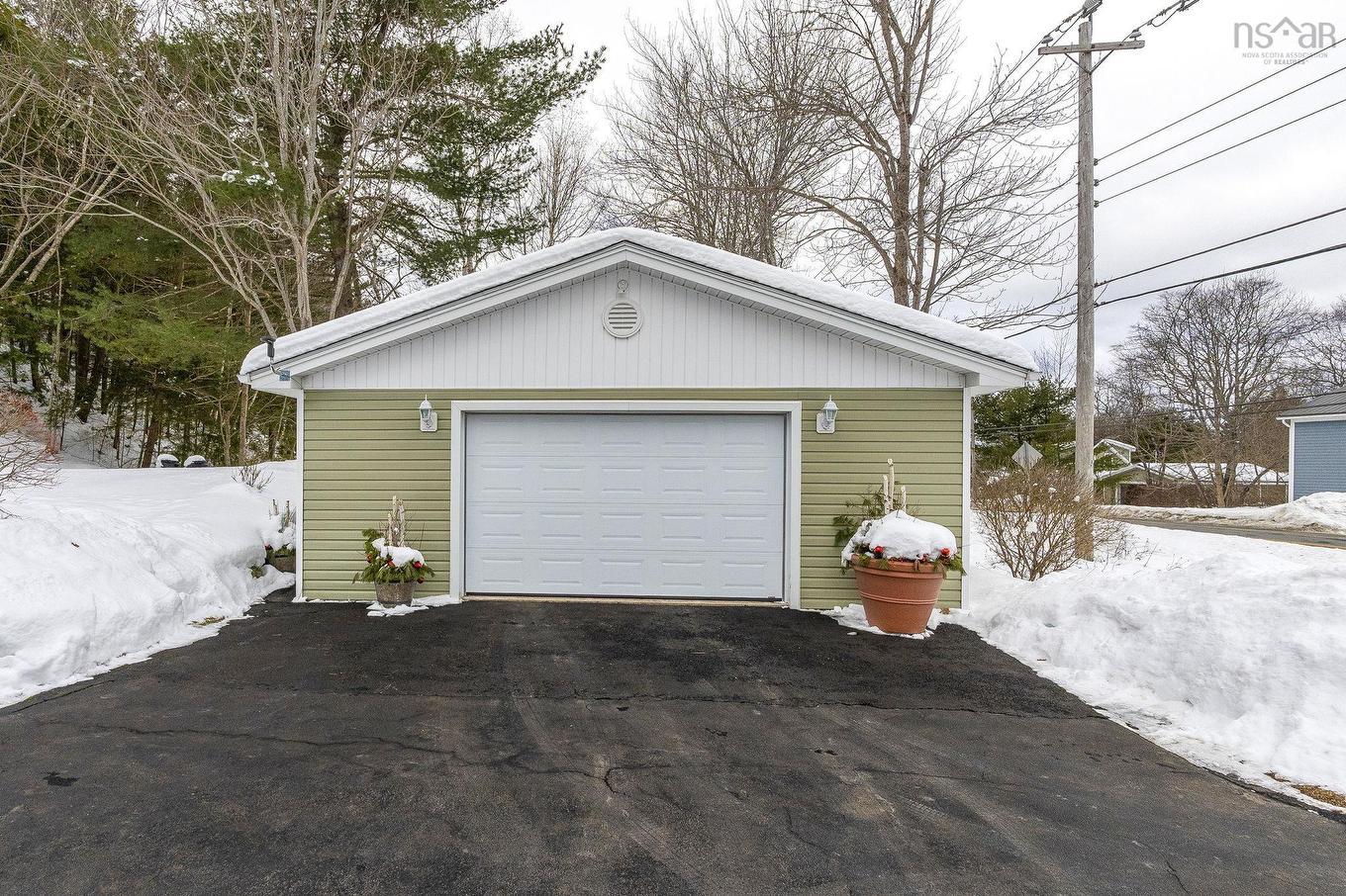 5442 Highway 2, Grand Lake, NS