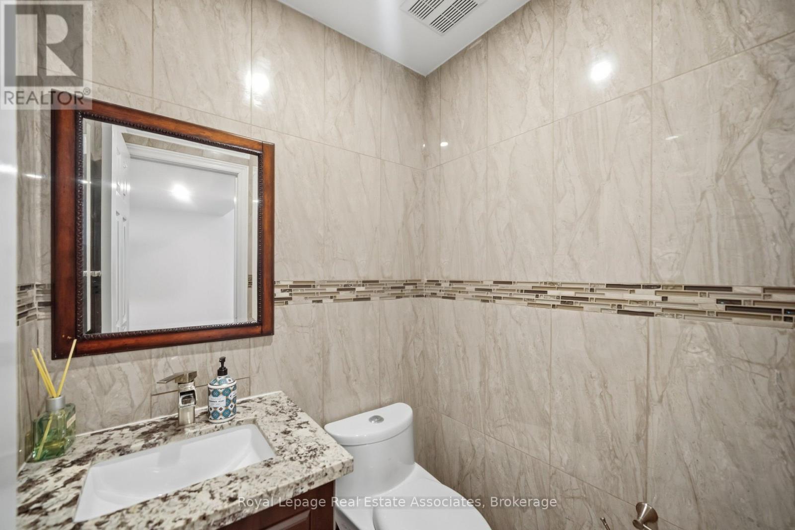 5836 Terrapark Trail, Mississauga, ON - Indoor Photo Showing Bathroom
