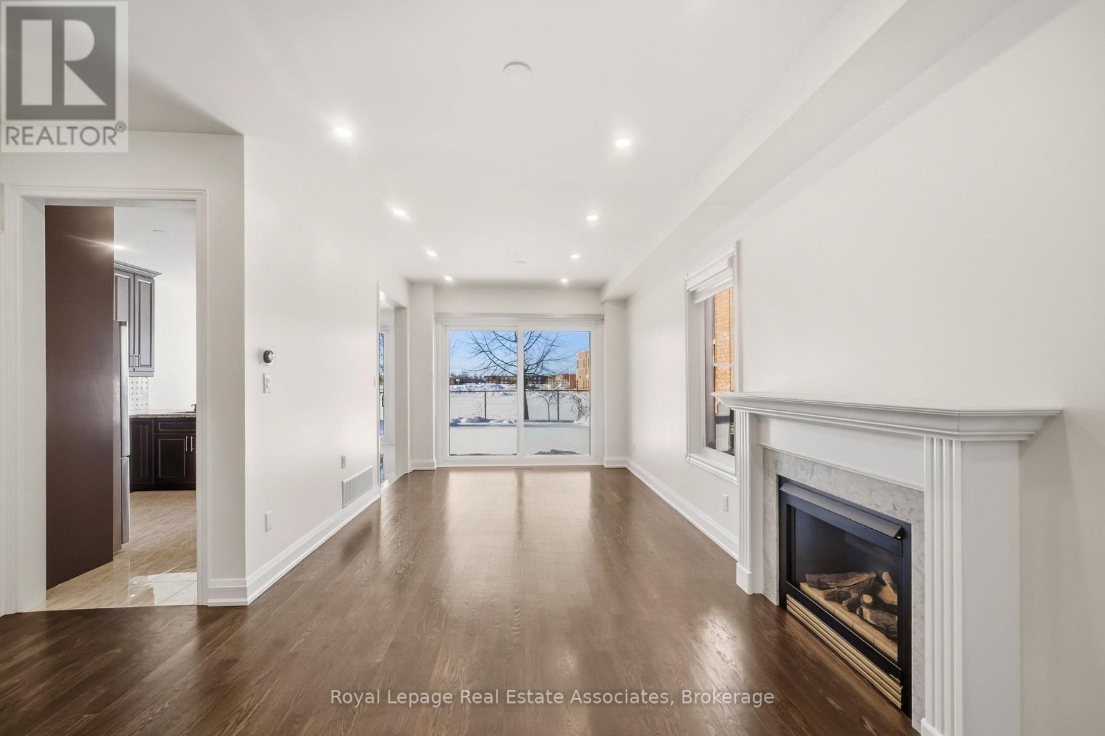 5836 Terrapark Trail, Mississauga, ON - Indoor With Fireplace