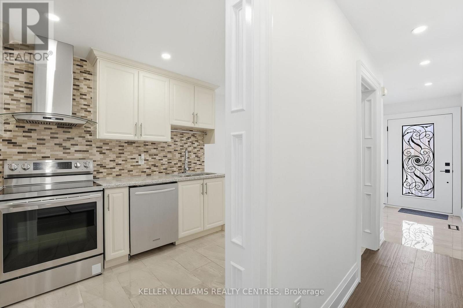 16 Stalbridge Avenue, Brampton, ON - Indoor Photo Showing Kitchen