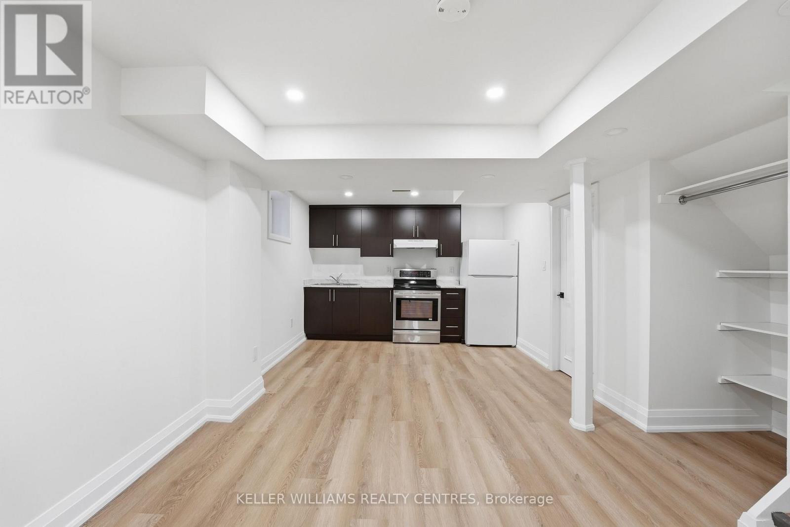 16 Stalbridge Avenue, Brampton, ON - Indoor