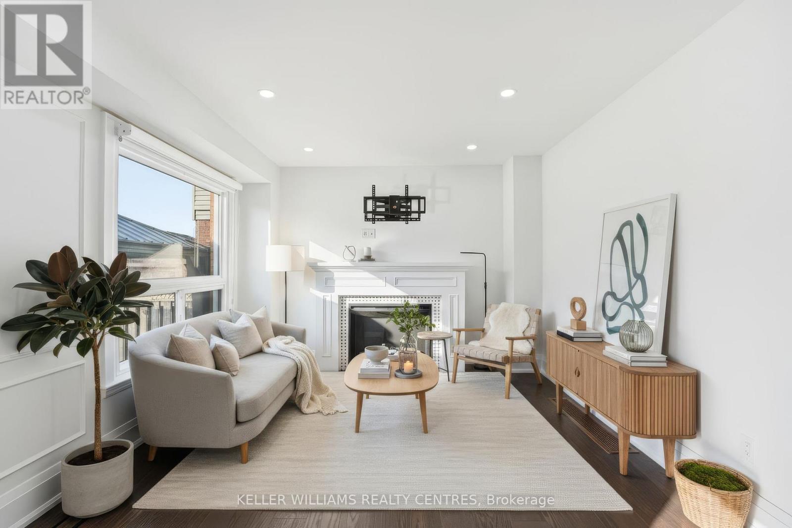 16 Stalbridge Avenue, Brampton, ON - Indoor Photo Showing Living Room With Fireplace