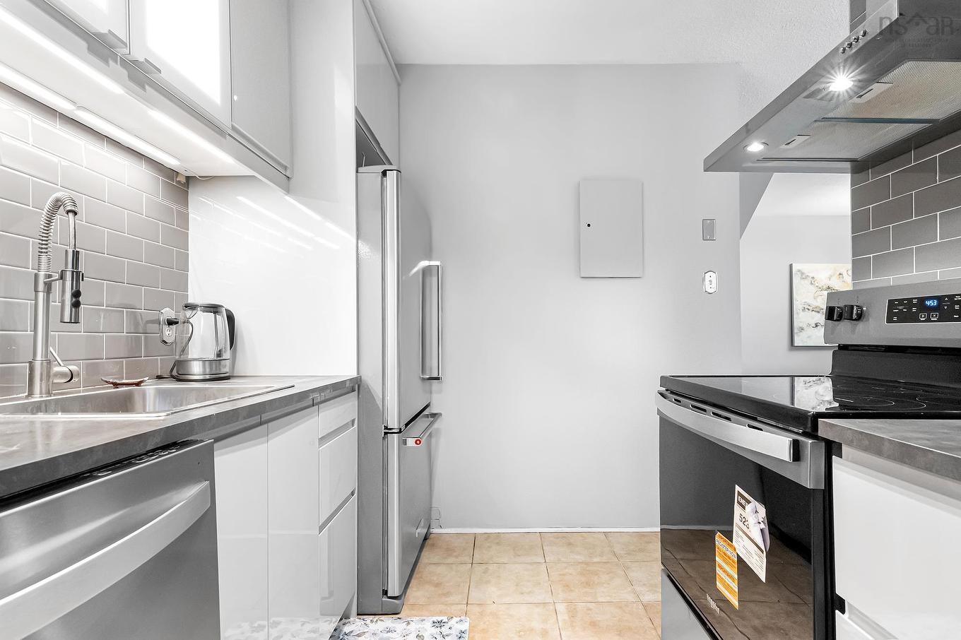 104 158 Farnham Gate Road, Halifax, NS