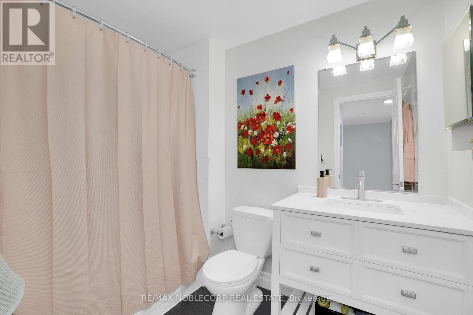 52 - 1080 Walden Circle, Mississauga, ON - Indoor Photo Showing Bathroom