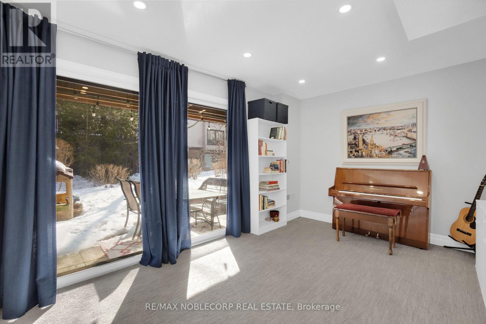 52 - 1080 Walden Circle, Mississauga, ON - Indoor Photo Showing Other Room