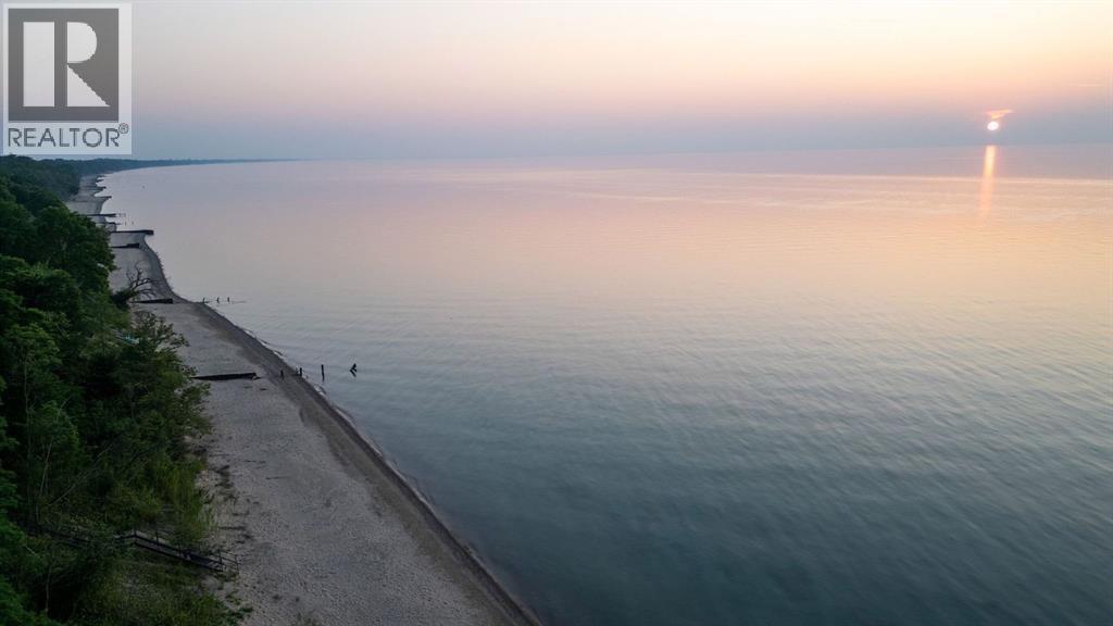 7023 Blue Coast Heights, Plympton-Wyoming, ON