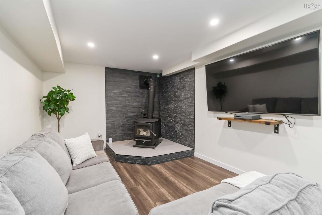 17 Harbourview Inn Loop, Salmon River Bridge, NS