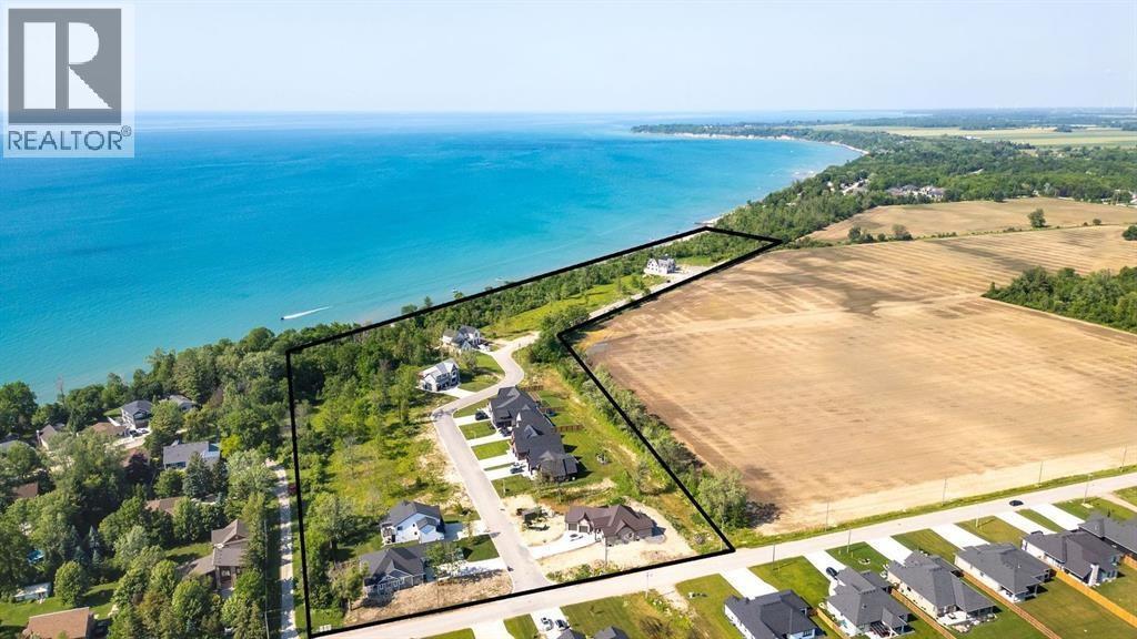 7081 Blue Coast Heights, Plympton-Wyoming, ON