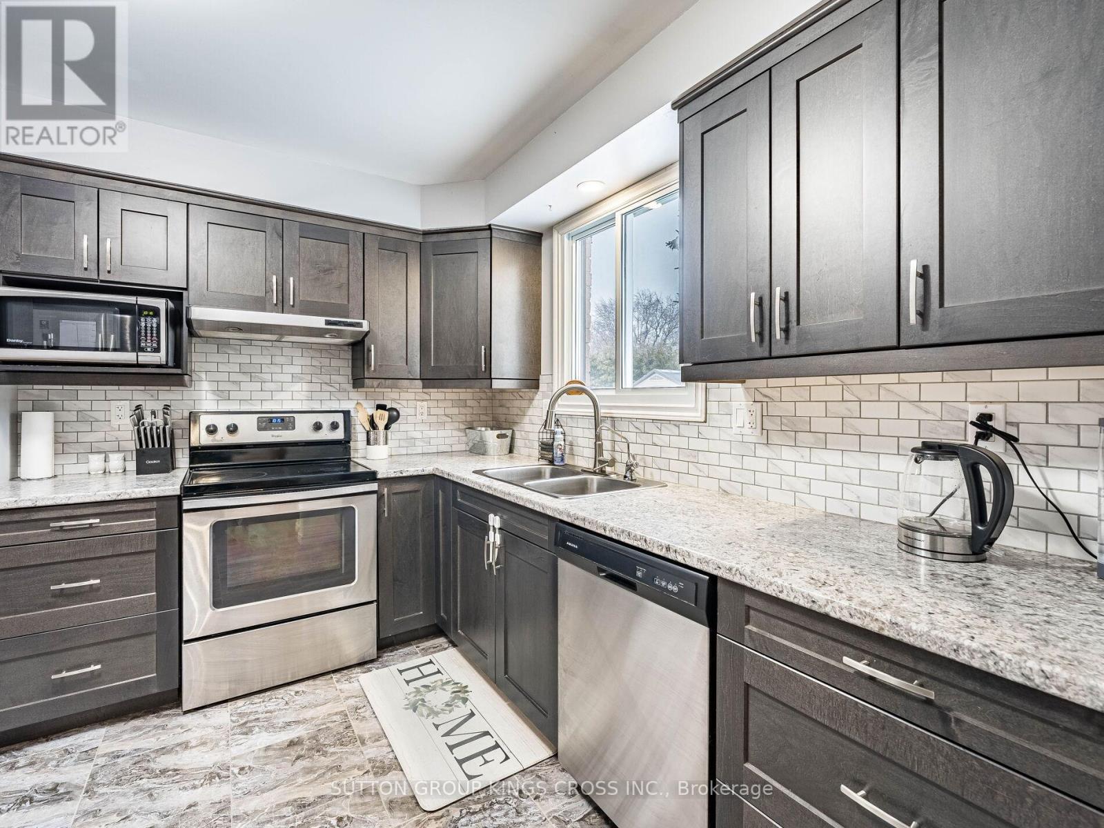 11 Bellefield Crescent, Wellington North, ON - Indoor Photo Showing Kitchen With Double Sink With Upgraded Kitchen