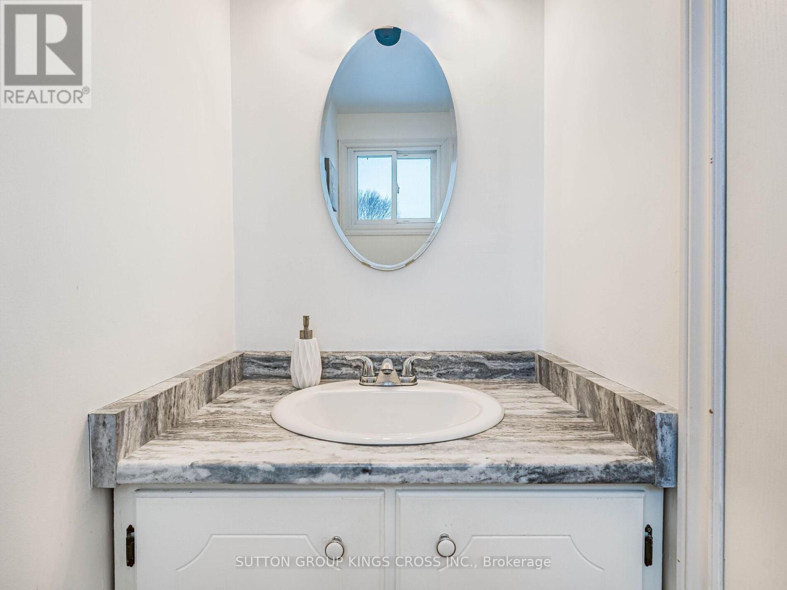 11 Bellefield Crescent, Wellington North, ON - Indoor Photo Showing Bathroom