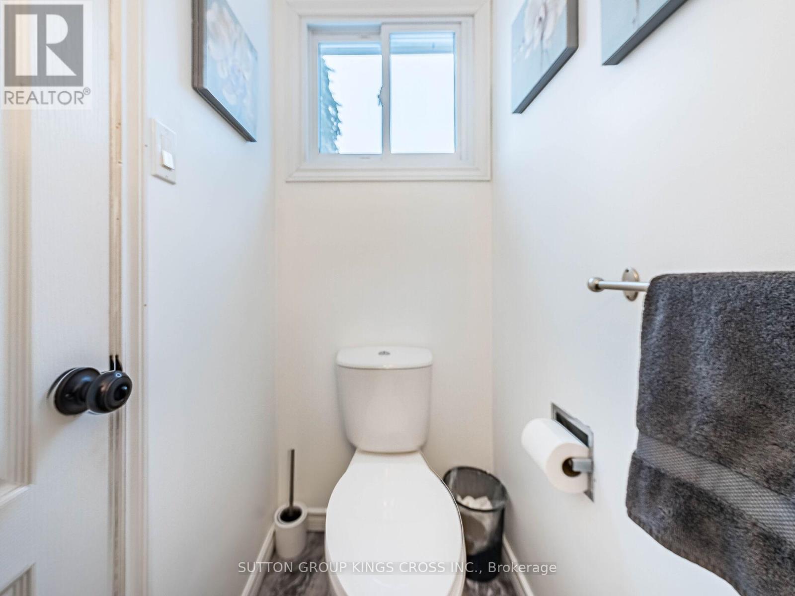 11 Bellefield Crescent, Wellington North, ON - Indoor Photo Showing Bathroom