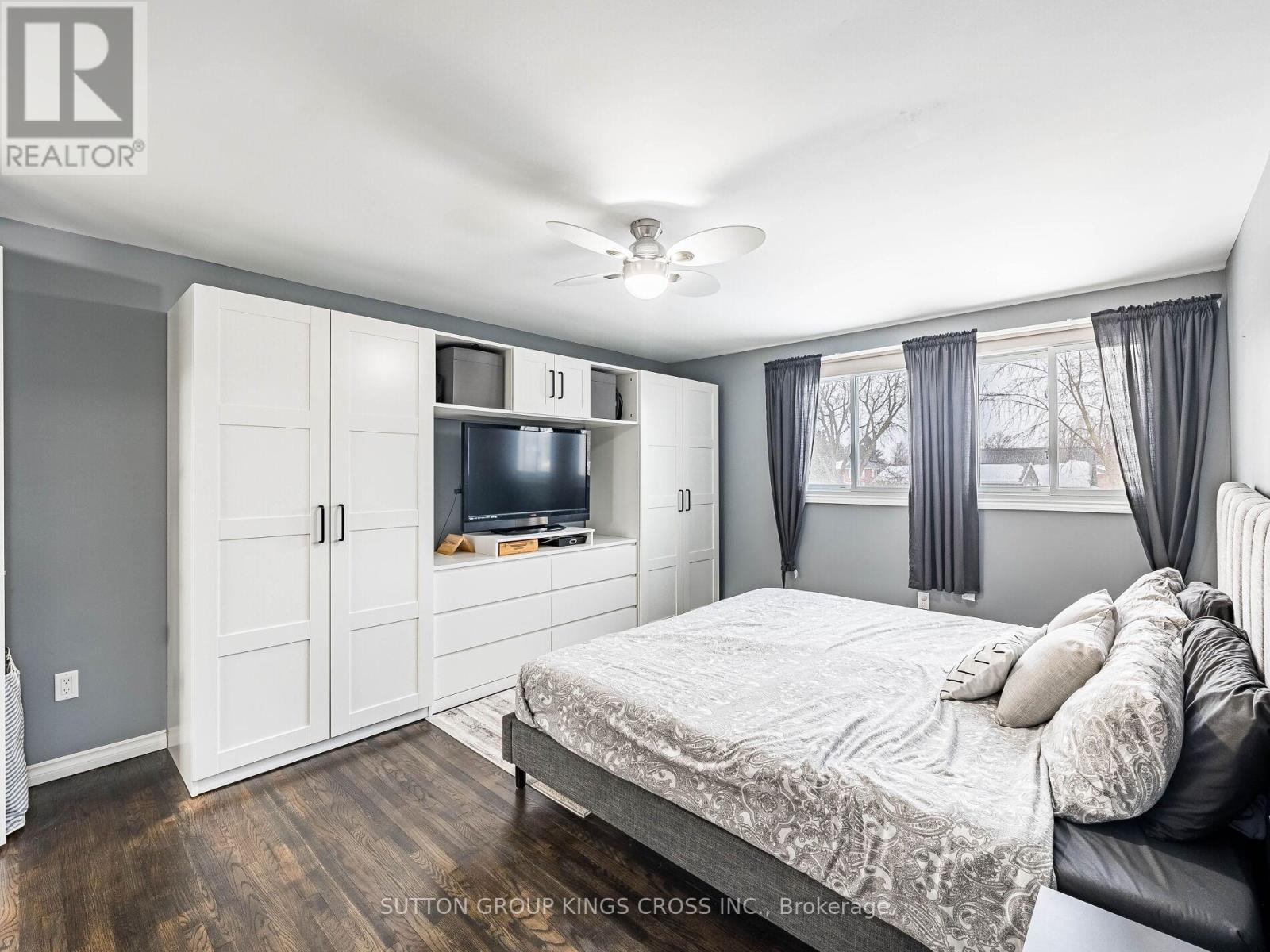 11 Bellefield Crescent, Wellington North, ON - Indoor Photo Showing Bedroom