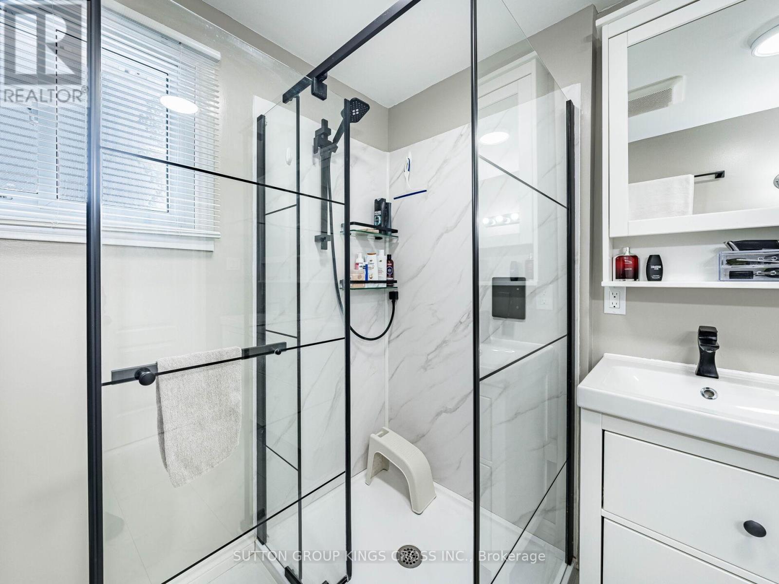 11 Bellefield Crescent, Wellington North, ON - Indoor Photo Showing Other Room