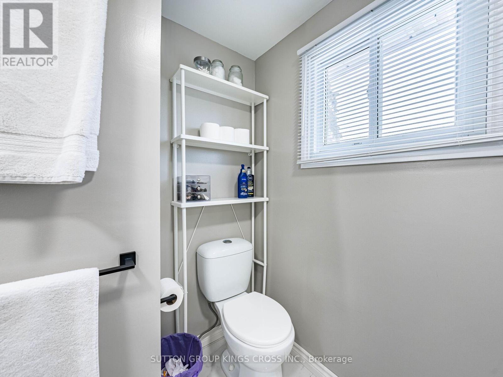 11 Bellefield Crescent, Wellington North, ON - Indoor Photo Showing Bathroom