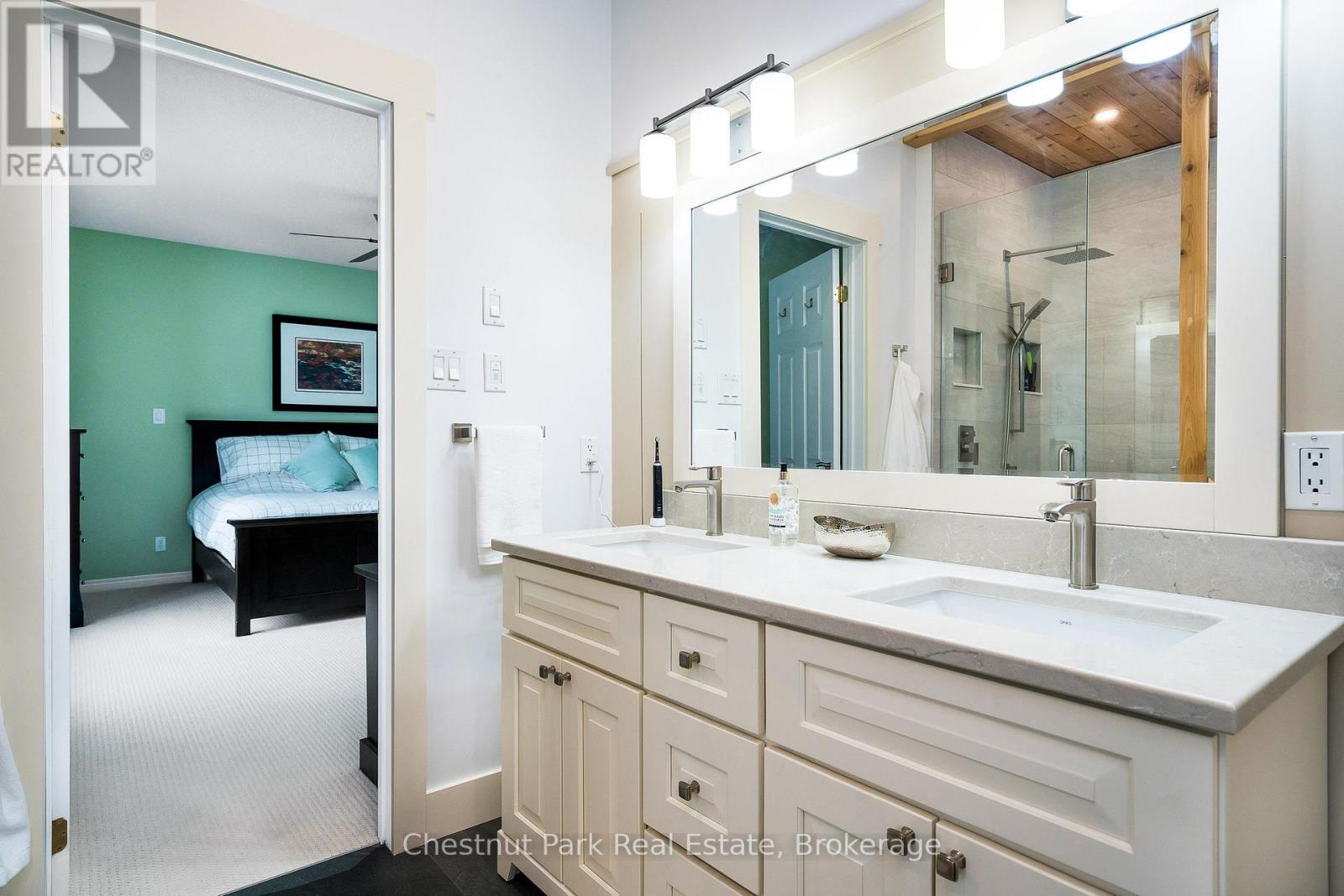 28 Boyd Crescent, Oro-Medonte (Moonstone), ON - Indoor Photo Showing Bathroom