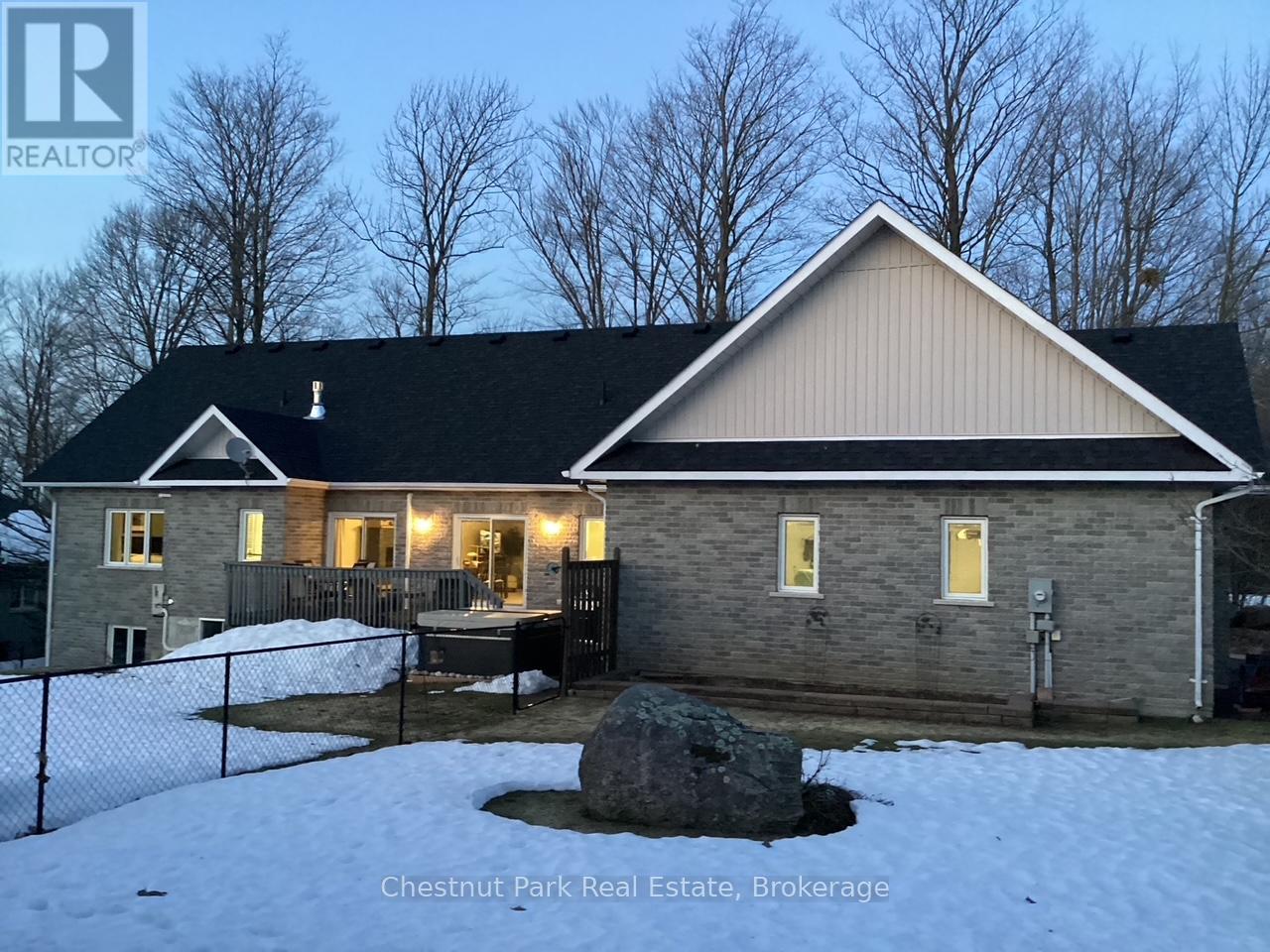 28 Boyd Crescent, Oro-Medonte (Moonstone), ON - Outdoor With Deck Patio Veranda