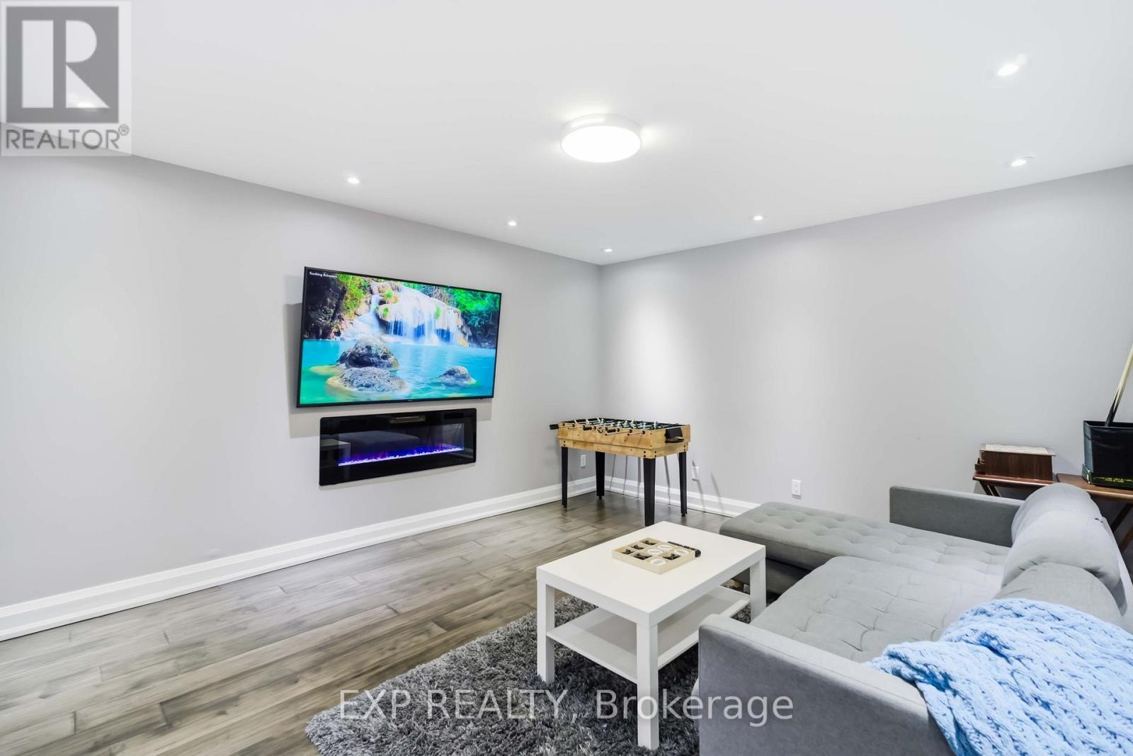 41 Keefer Road, Thorold, ON - Indoor Photo Showing Living Room