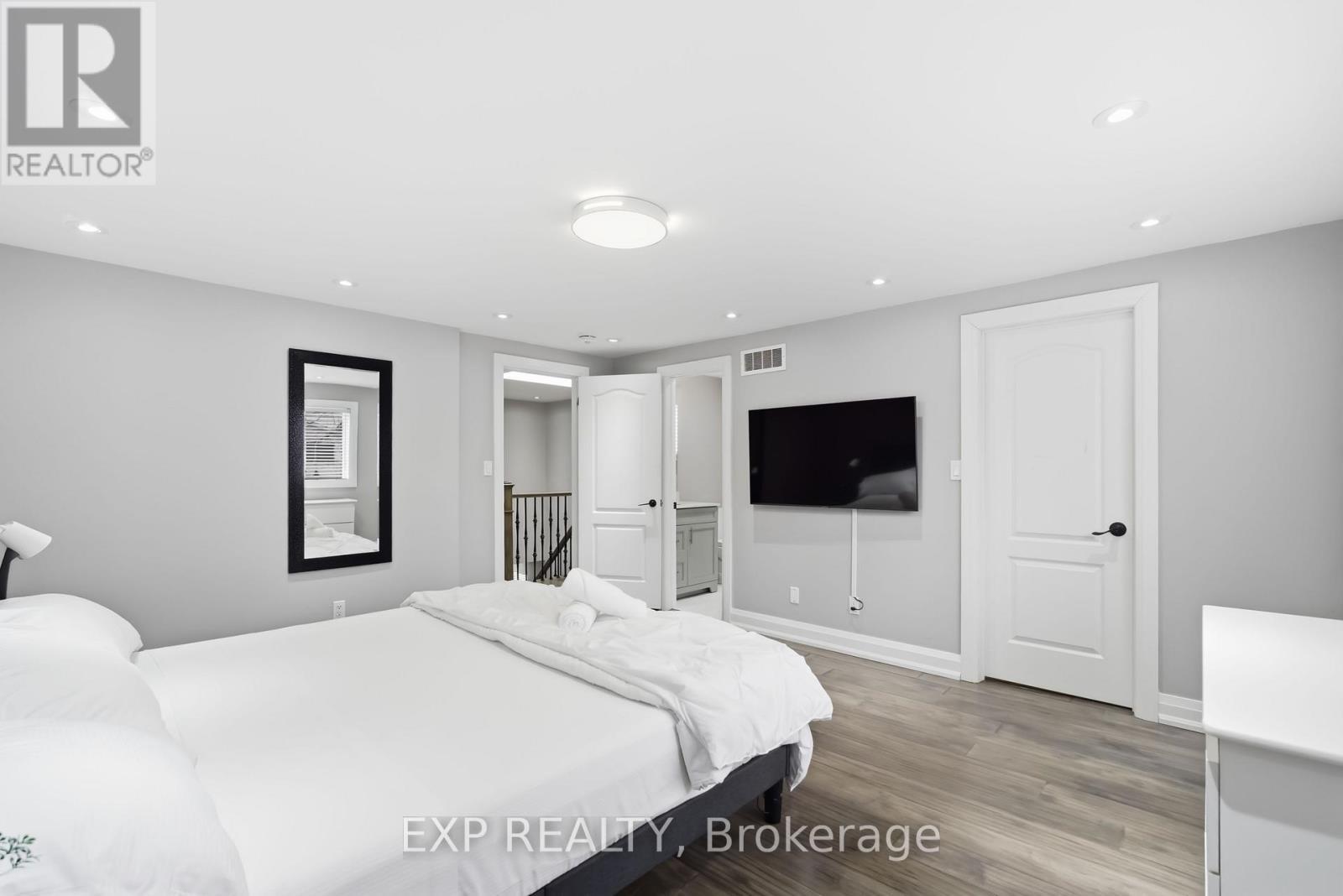 Master Bedroom - 41 Keefer Road, Thorold, ON - Indoor Photo Showing Bedroom