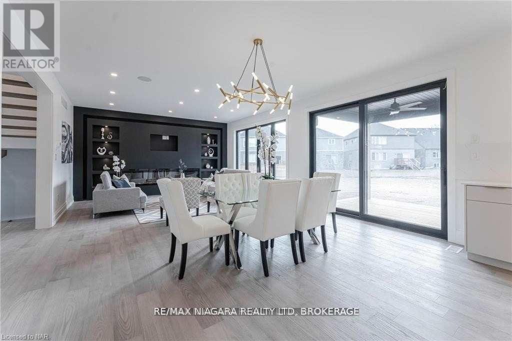 2782 Canadiana Court, Fort Erie (Black Creek), ON - Indoor Photo Showing Dining Room