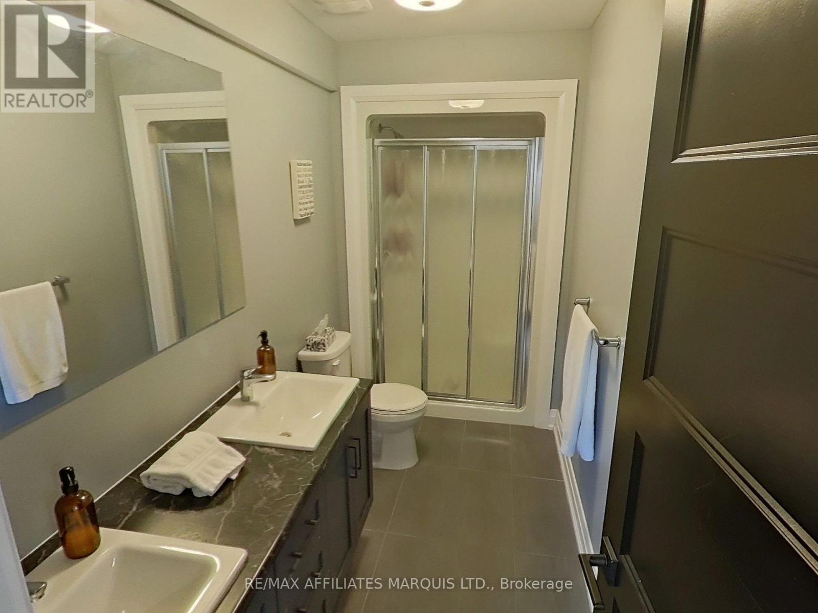 51 Nancy Street, Russell, ON - Indoor Photo Showing Bathroom