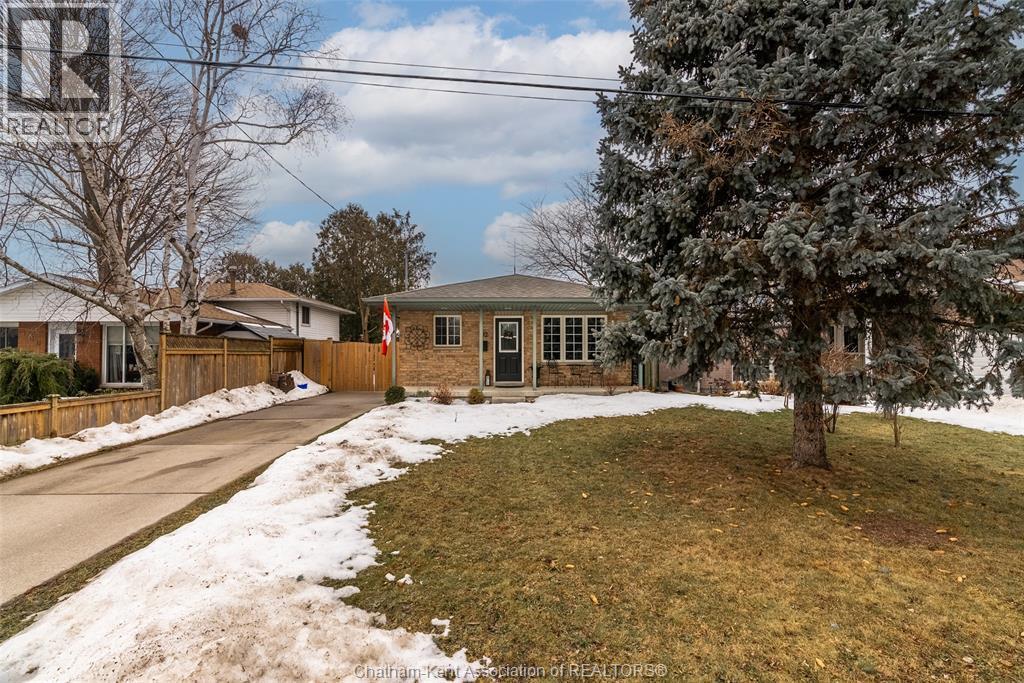 192 Woods Street, Chatham, ON - Outdoor